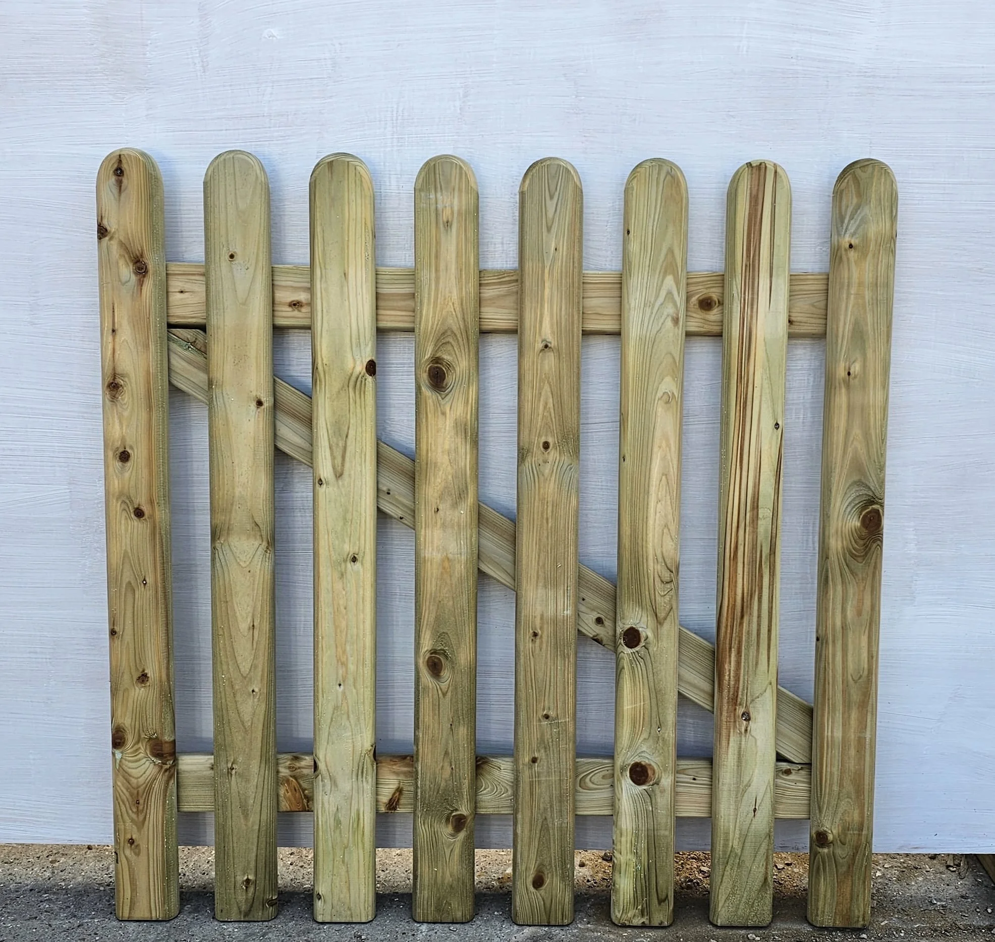 3ft Round Top Picket Gate (900 x 900mm) - Pressure Treated
